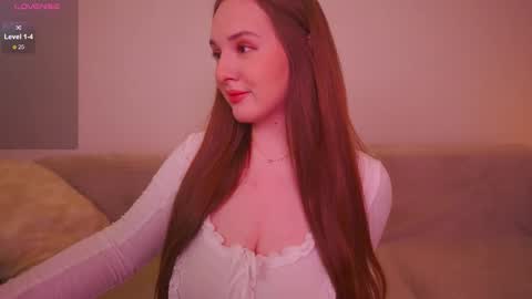 Snapshot of ettennayt chatting on October 22, 2025, 6:29 pm Hello I am AliseNext stream - 1700 GTM1 online show from October 22, 2025, 6:29 pm