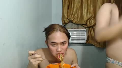 Snapshot of euniceariella21 chatting on January 14, 2025, 6:49 pm YELLA online show from January 14, 2025, 6:49 pm