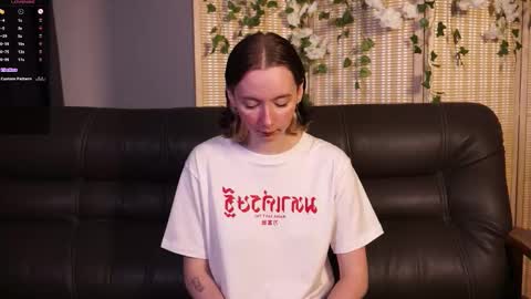 Snapshot of euphoria_girls chatting on October 16, 2025, 5:25 pm check about me online show from October 16, 2025, 5:25 pm