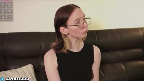 Snapshot of euphoria_girls chatting on November 6, 2025, 5:36 pm check about me online show from November 6, 2025, 5:36 pm