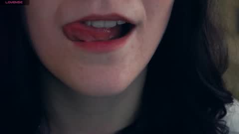 Snapshot of eustoliabondura chatting on November 1, 2025, 5:48 pm Pamula online show from November 1, 2025, 5:48 pm