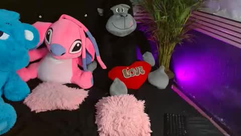 eva_06 online show from November 21, 2025, 11:36 pm