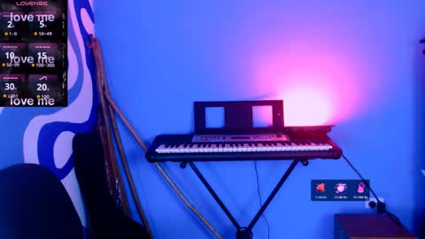 Iris Smile  independent model online show from April 14, 2026, 4:02 pm