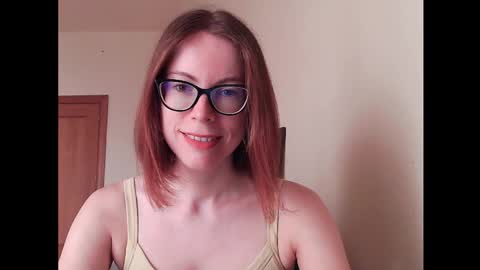 Snapshot of eva_cutesmile chatting on September 19, 2025, 12:06 pm Eva online show from September 19, 2025, 12:06 pm