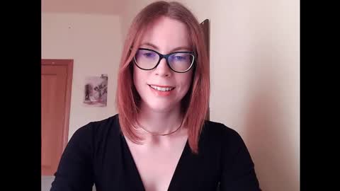 Snapshot of eva_cutesmile chatting on October 14, 2025, 1:23 pm Eva online show from October 14, 2025, 1:23 pm