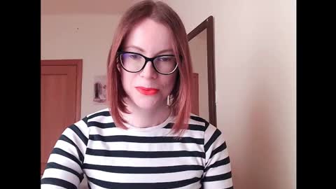 Snapshot of eva_cutesmile chatting on October 23, 2025, 1:43 pm Eva online show from October 23, 2025, 1:43 pm