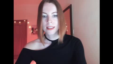 Snapshot of eva_cutesmile chatting on October 29, 2025, 9:38 pm Eva online show from October 29, 2025, 9:38 pm