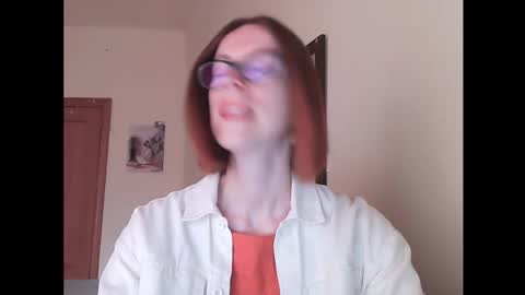 Snapshot of eva_cutesmile chatting on November 5, 2025, 2:06 pm Eva online show from November 5, 2025, 2:06 pm