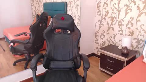 Snapshot of eva_dumont chatting on February 18, 2025, 1:33 pm Eva Dumont online show from February 18, 2025, 1:33 pm