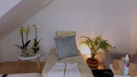 eva_fox43 online show from May 15, 2026, 1:45 am