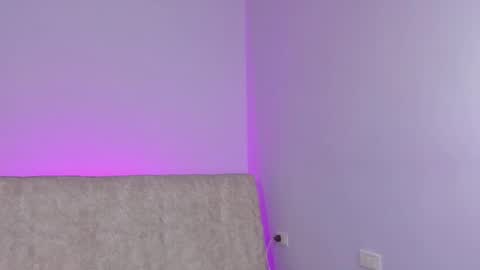 Eva  online show from November 16, 2025, 8:36 pm