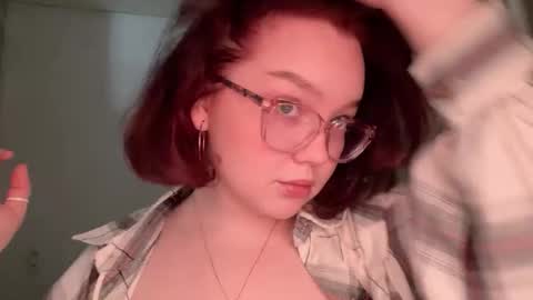 eva_kittenn online show from February 4, 2026, 12:22 pm