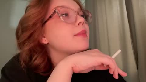 Snapshot of eva_kittenn chatting on July 8, 2026, 2:43 pm eva_kittenn online show from July 8, 2026, 2:43 pm