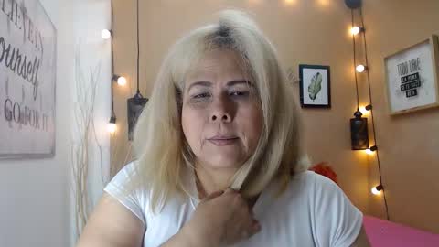 eva_love49 online show from November 26, 2025, 12:06 pm