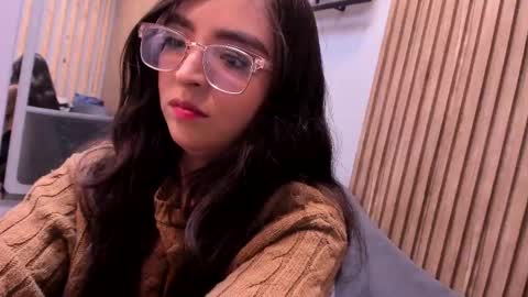 Angelinne online show from September 29, 2025, 1:05 pm