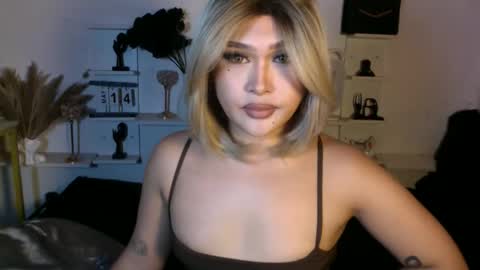 Queen Eva Mazikeen online show from May 15, 2026, 12:23 pm
