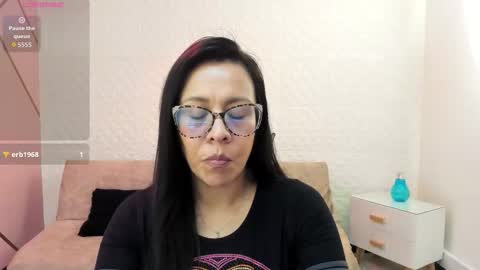 Eva  online show from October 21, 2025, 3:02 pm