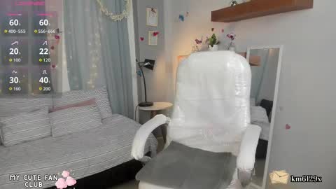 eva_monet online show from November 20, 2025, 3:34 pm