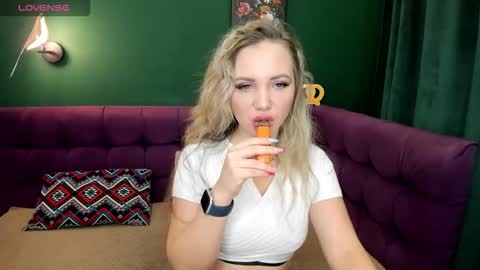 Snapshot of eva_moran chatting on September 30, 2025, 1:54 am Eva 3 online show from September 30, 2025, 1:54 am