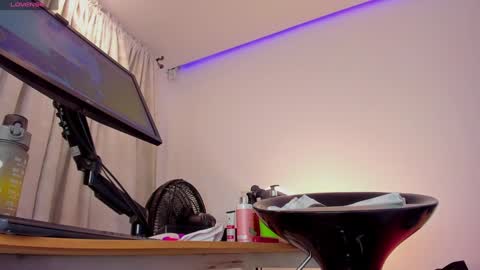 Eva online show from January 11, 2025, 2:04 pm