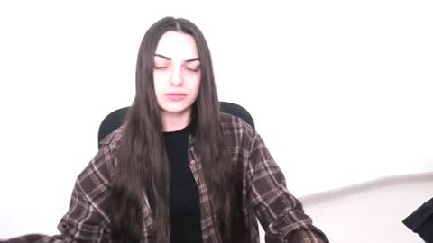 Snapshot of eva_rossee_ chatting on February 5, 2025, 8:25 pm Eva online show from February 5, 2025, 8:25 pm