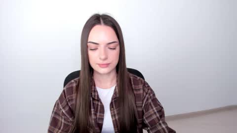 Snapshot of eva_rossee_ chatting on March 4, 2025, 9:18 am Eva online show from March 4, 2025, 9:18 am