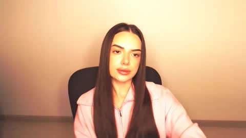 Snapshot of eva_rossee_ chatting on October 8, 2025, 4:37 pm Eva online show from October 8, 2025, 4:37 pm