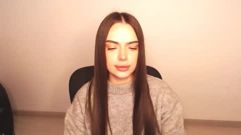 Snapshot of eva_rossee_ chatting on October 13, 2025, 9:42 am Eva online show from October 13, 2025, 9:42 am