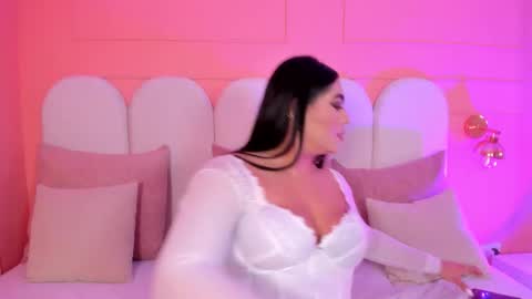 eva_saintt online show from November 26, 2025, 4:35 am