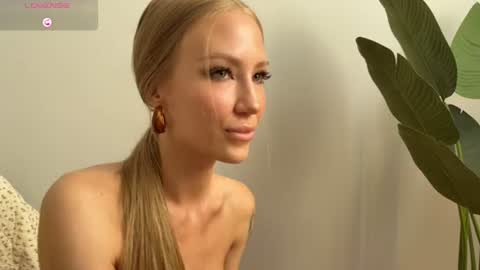 Hello Im Eva online show from June 9, 2026, 4:24 am