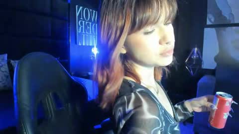 MISS EVY online show from April 19, 2026, 3:39 am