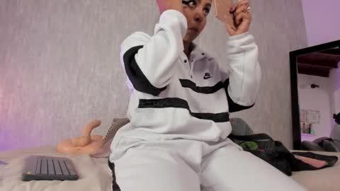 Eva online show from November 6, 2025, 1:12 pm