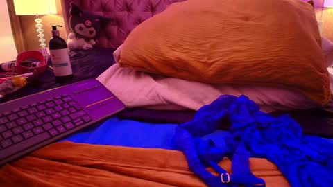 Snapshot of evaa_cloee chatting on January 31, 2025, 8:11 am EVA CLOEE online show from January 31, 2025, 8:11 am