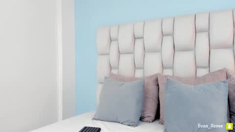 Eva online show from December 13, 2025, 7:53 pm