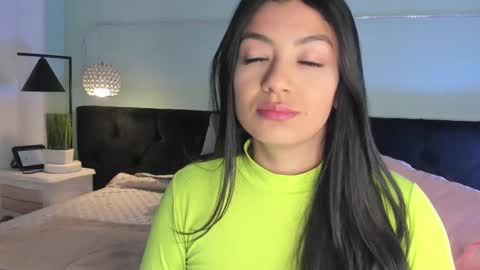 Snapshot of evaa_stevens chatting on March 10, 2025, 11:32 am julieth online show from March 10, 2025, 11:32 am