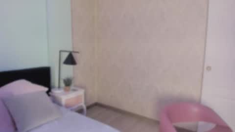 Snapshot of evaa_stevens chatting on November 4, 2025, 12:26 pm julieth online show from November 4, 2025, 12:26 pm