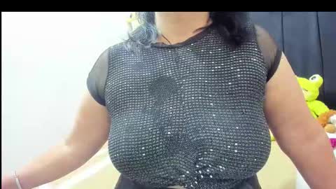 Snapshot of evaaross chatting on December 1, 2025, 12:54 pm Eva online show from December 1, 2025, 12:54 pm