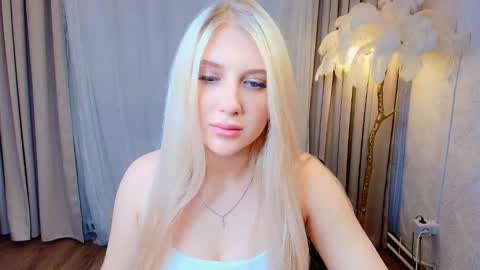 Eva  online show from February 19, 2026, 2:40 am