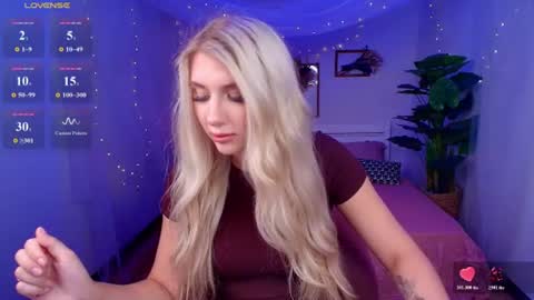 Eva  online show from July 5, 2026, 3:02 am