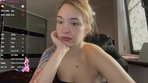 evacarter1 online show from October 19, 2025, 8:04 am