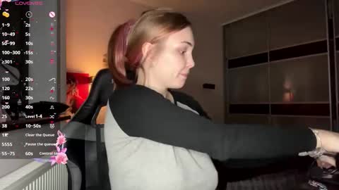 evacarter1 online show from November 30, 2025, 1:48 pm