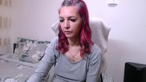 EvadesireONE online show from April 7, 2026, 5:46 pm