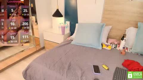 Evadne online show from October 16, 2025, 7:48 pm