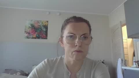 evaglad online show from October 3, 2025, 5:37 am