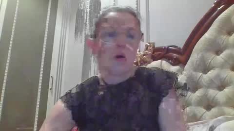 evaglad online show from October 23, 2025, 4:17 pm