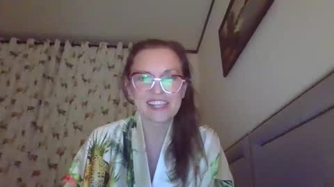 evaglad online show from October 24, 2025, 7:21 pm