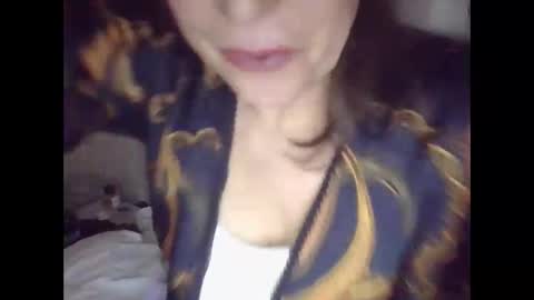 evaglad online show from November 14, 2025, 6:39 pm
