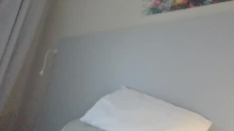 evaglad online show from November 15, 2025, 6:44 am
