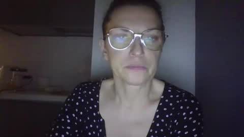 evaglad online show from November 16, 2025, 2:28 am