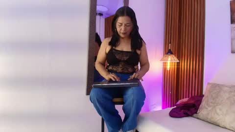 EVA GODDESS  online show from April 18, 2026, 4:22 pm